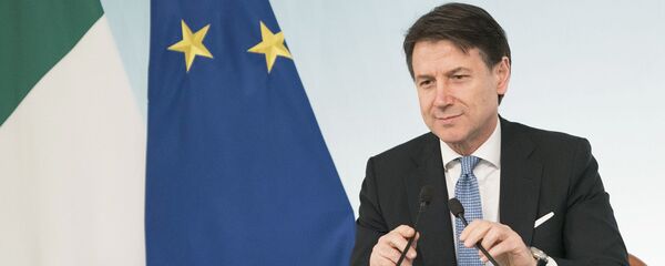 Thủ tướng, Giuseppe Conte, trong một cuộc họp báo ở cuối Hội đồng Bộ trưởng - Sputnik Việt Nam