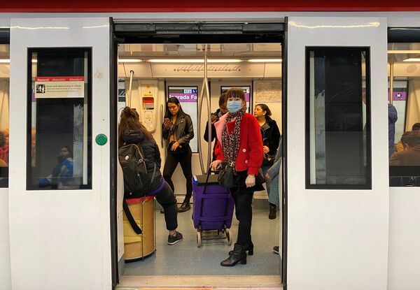 Ở Tây Ban Nha, ai đã thắng trong cuộc chiến giữa chủ nghĩa nữ quyền và coronavirus?  - Sputnik Việt Nam