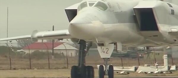 Máy bay Tu-22M3 Lực lượng Hàng không vũ trụ Nga sau cuộc không kích cơ sở của IS tại Syria - Sputnik Việt Nam