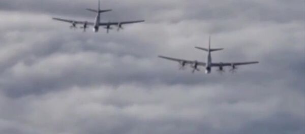 Máy bay Tu-95 Lực lượng Hàng không vũ trụ Nga ném bom cơ sở hạ tầng của IS ở Syria. Máy bay Tu-95 Lực lượng Hàng không vũ trụ Nga ném bom cơ sở hạ tầng của IS ở Syria. - Sputnik Việt Nam