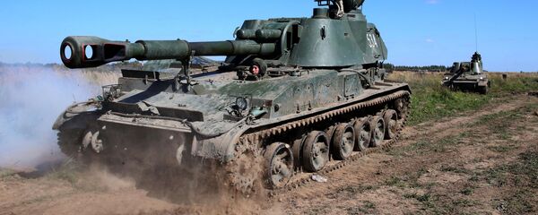 Quân nhân Nga tập bắn bằng pháo tự hành 152mm ở tỉnh Kaliningrad - Sputnik Việt Nam