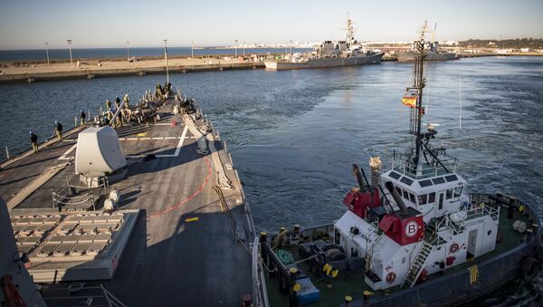 Tàu khu trục USS Donald Cook tại căn cứ hải quân Rota, Andalusia. - Sputnik Việt Nam