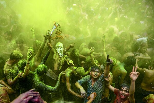 Lễ hội Holi ở Allahabad - Sputnik Việt Nam