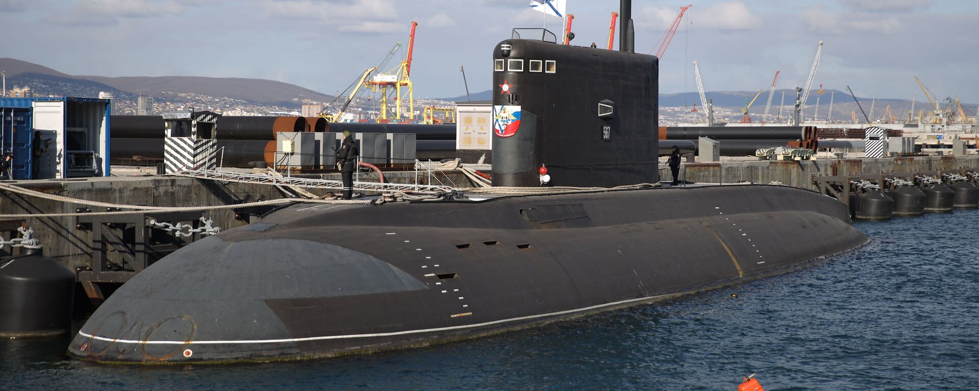 Tàu ngầm Veliky Novgorod trong căn cứ hải quân Novorossiysk - Sputnik Việt Nam, 1920, 09.01.2026