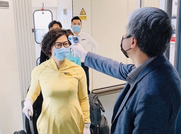 Covid-19: Việt Nam ngừng cấp visa với tất cả các nước Covid-19: Việt Nam ngừng cấp visa với tất cả các nước - Sputnik Việt Nam