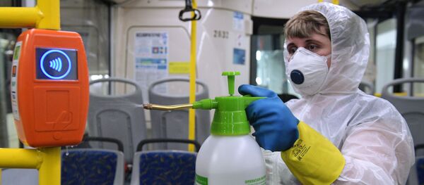 Khử trùng xe buýt ở St. Petersburg nhằm mục đích ngăn chặn sự lây lan của coronavirus - Sputnik Việt Nam