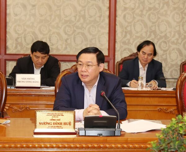 Quốc hội sẽ miễn nhiệm ông Vương Đình Huệ, bà Nguyễn Thanh Hải Quốc hội sẽ miễn nhiệm ông Vương Đình Huệ, bà Nguyễn Thanh Hải - Sputnik Việt Nam