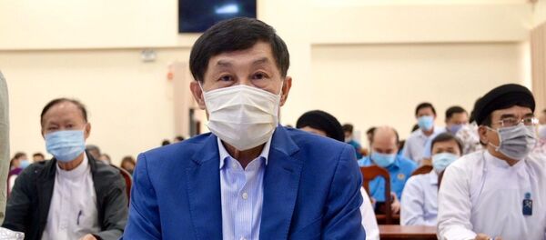 Ông Johnathan Hạnh Nguyễn tại Ủy ban Mặt trận Tổ quốc TP.HCM vào sáng 20/3. - Sputnik Việt Nam