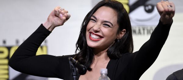 Nữ diễn viên người Israel Gal Gadot Nữ diễn viên người Israel Gal Gadot - Sputnik Việt Nam