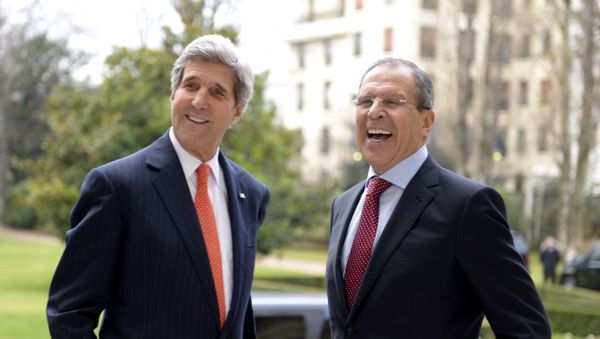 Ngoại trưởng Hoa Kỳ John Kerry và Bộ trưởng Ngoại giao Nga Sergei Lavrov trong cuộc hội đàm ở Paris Ngoại trưởng Hoa Kỳ John Kerry và Bộ trưởng Ngoại giao Nga Sergei Lavrov trong cuộc hội đàm ở Paris - Sputnik Việt Nam