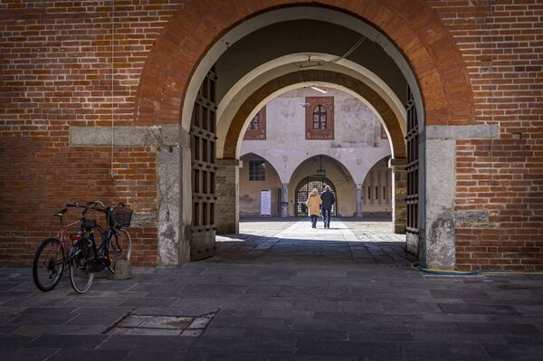 «Xin hãy ngồi nhà!». Muộn còn hơn không, châu Âu vận dụng kinh nghiệm của Trung Quốc «Xin hãy ngồi nhà!». Muộn còn hơn không, châu Âu vận dụng kinh nghiệm của Trung Quốc - Sputnik Việt Nam