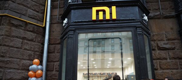 Khách ghé thăm tại cửa hàng Xiaomi - Sputnik Việt Nam