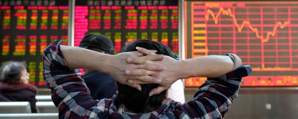 Chủ đầu tư theo dõi cổ phiếu - Sputnik Việt Nam