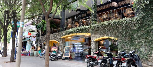 Nhiều cửa hàng ăn uống chuyển sang hình thức bán hàng To go only (chỉ bán mang đi) phục vụ thực khách - Sputnik Việt Nam