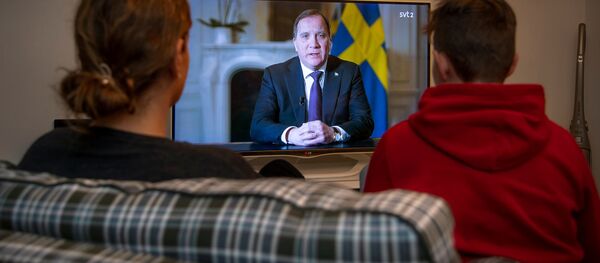 Thủ tướng Thụy Điển Stefan Leuven phát biểu thông điệp gủi đến  dân chúng, liên quan đến đại dịch coronavirus COVID-19 toàn cầu. - Sputnik Việt Nam