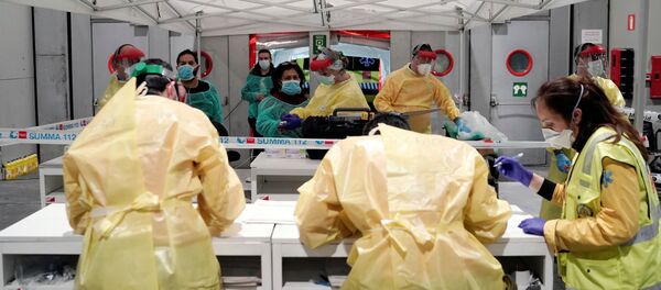 Bệnh nhân đến bệnh viện ở Madrid - Sputnik Việt Nam