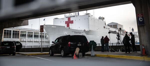 Bệnh viện nổi USNS Comfort ở New York Bệnh viện nổi USNS Comfort ở New York - Sputnik Việt Nam