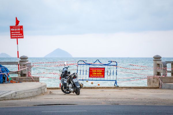 Bãi biển đóng cửa ở Nha Trang, Việt Nam Bãi biển đóng cửa ở Nha Trang, Việt Nam - Sputnik Việt Nam