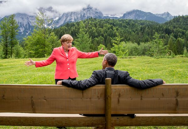 Thủ tướng Đức Angela Merkel và Tổng thống Hoa Kỳ Barack Obama trong  cuộc hội đàm tại lâu đài  Elmau ở Đức - Sputnik Việt Nam