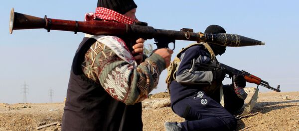 Chiến binh Nhà nước Hồi giáo tại cứ điểm gần Baghdad, Iraq - Sputnik Việt Nam