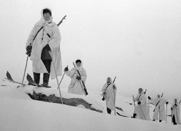 Thành phố Anh hùng Murmansk: Những người bảo vệ Vùng Cực Thành phố Anh hùng Murmansk: Những người bảo vệ Vùng Cực - Sputnik Việt Nam