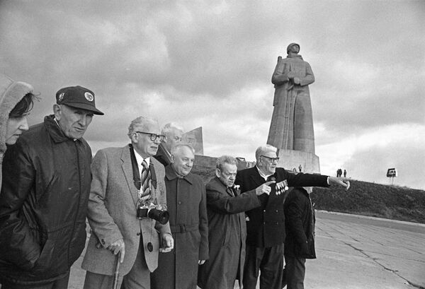 Thành phố Anh hùng Murmansk: Những người bảo vệ Vùng Cực Thành phố Anh hùng Murmansk: Những người bảo vệ Vùng Cực - Sputnik Việt Nam