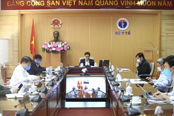 Việt Nam muốn hợp tác với Mỹ sản xuất máy thở, sắp chốt phương án cách ly xã hội Việt Nam muốn hợp tác với Mỹ sản xuất máy thở, sắp chốt phương án cách ly xã hội - Sputnik Việt Nam