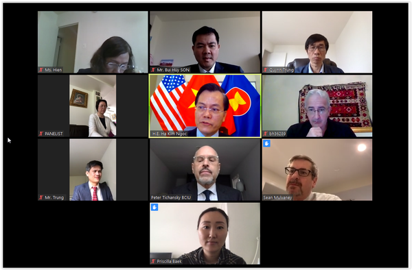 Việt Nam muốn hợp tác với Mỹ sản xuất máy thở, sắp chốt phương án cách ly xã hội Việt Nam muốn hợp tác với Mỹ sản xuất máy thở, sắp chốt phương án cách ly xã hội - Sputnik Việt Nam