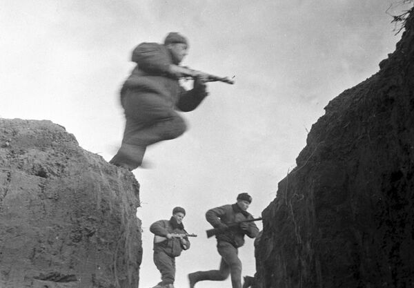 Thành phố Anh hùng Kerch: du kích trong trong các căn hầm đá Thành phố Anh hùng Kerch: du kích trong trong các căn hầm đá - Sputnik Việt Nam