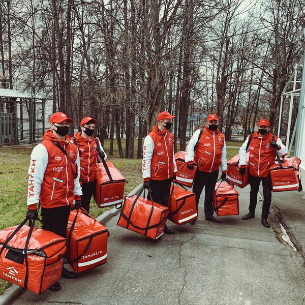 Cảm ơn các đầu bếp”. Nhà hàng Moskva ủng bộ bác sĩ trong cuộc chiến chống COVID-19 Cảm ơn các đầu bếp”. Nhà hàng Moskva ủng bộ bác sĩ trong cuộc chiến chống COVID-19 - Sputnik Việt Nam