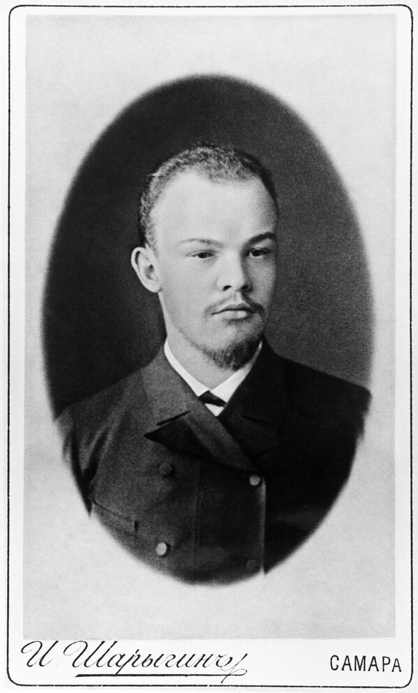 Vladimir Ulyanov (Lenin). Samara, năm 1891. Ảnh: I.A.Sharygin Vladimir Ulyanov (Lenin). Samara, năm 1891. Ảnh: I.A.Sharygin - Sputnik Việt Nam