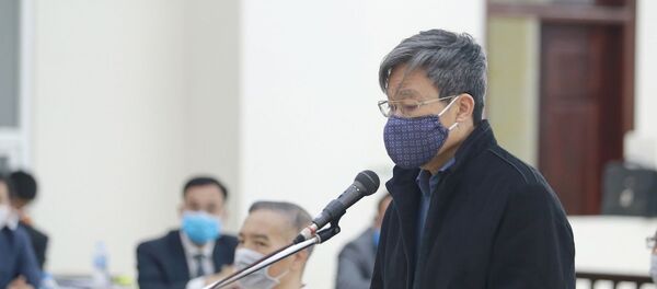 Ông Nguyễn Bắc Son trả lời HĐXX cấp phúc thẩm sáng 23/4.  - Sputnik Việt Nam