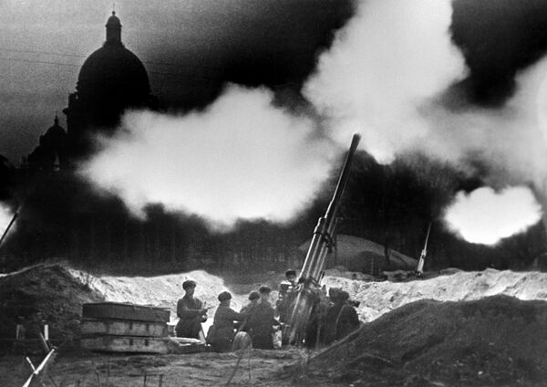 Thành phố Anh hùng Leningrad: Сuộc phong tỏa kéo dài 871 ngày Thành phố Anh hùng Leningrad: Сuộc phong tỏa kéo dài 871 ngày - Sputnik Việt Nam