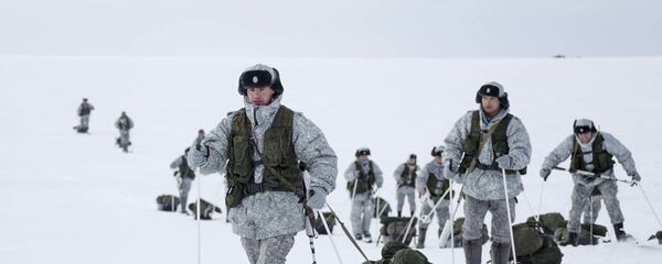 Lính nhảy dù Nga sau khi hạ cánh trong điều kiện Bắc cực - Sputnik Việt Nam