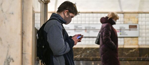 Hành khách trong tàu điện ngầm Moskva. - Sputnik Việt Nam