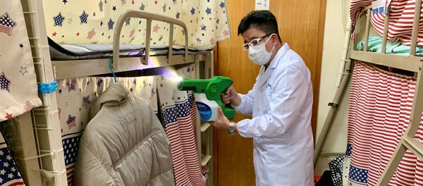 Trình diễn thuốc xịt kháng khuẩn MAP-1 giúp tiêu diệt hiệu quả virus, vi khuẩn và bào tử, Hồng Kông, Trung Quốc Trình diễn thuốc xịt kháng khuẩn MAP-1 giúp tiêu diệt hiệu quả virus, vi khuẩn và bào tử, Hồng Kông, Trung Quốc - Sputnik Việt Nam