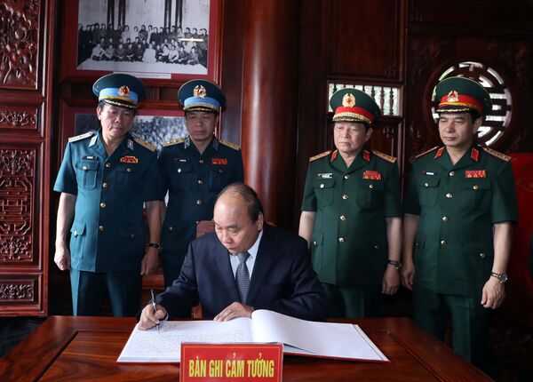 Nhằm thẳng quân thù mà bắn: Phòng Không – Không quân Việt Nam khiến kẻ thù phải khiếp sợ Nhằm thẳng quân thù mà bắn: Phòng Không – Không quân Việt Nam khiến kẻ thù phải khiếp sợ - Sputnik Việt Nam