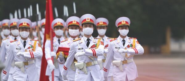 Lễ thượng cờ trên quảng trường Ba Đình, Hà Nội kỷ niệm 45 năm thống nhất đất nước - Sputnik Việt Nam