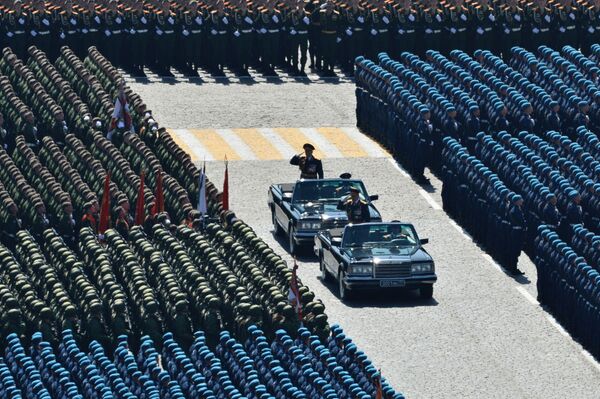 Bộ trưởng Quốc phòng Liên bang Nga, Tướng Sergei Shoigu trong cuộc duyệt binh kỷ niệm 70 năm Chiến thắng của nhân dân Liên Xô trong Chiến tranh Vệ quốc vĩ đại chống phát xít Đức - Sputnik Việt Nam