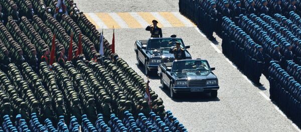 Bộ trưởng Quốc phòng Liên bang Nga, Tướng Sergei Shoigu trong cuộc duyệt binh kỷ niệm 70 năm Chiến thắng của nhân dân Liên Xô trong Chiến tranh Vệ quốc vĩ đại chống phát xít Đức - Sputnik Việt Nam