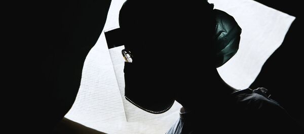 Y tá đeo khẩu trang bảo vệ - Sputnik Việt Nam