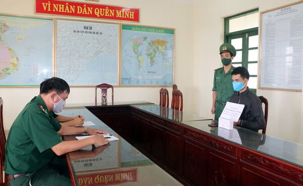 Bắt đối tượng vận chuyển 4.000 viên ma tuý tổng hợp - Sputnik Việt Nam