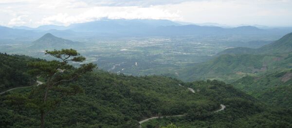 Đèo Ngoạn Mục nhìn từ ranh giới hai tỉnh Lâm Đồng và Ninh Thuận. - Sputnik Việt Nam