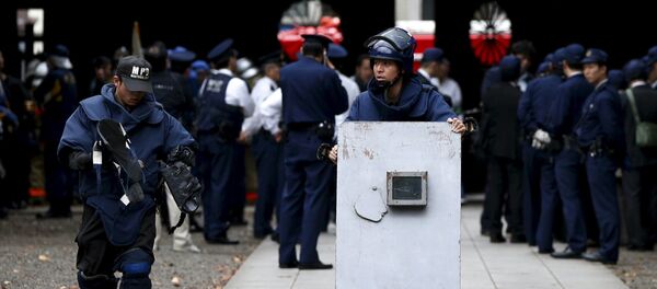 Cảnh sát tại hiện trường vụ nổ trong quần thể đền Yakusuni ở Tokyo - Sputnik Việt Nam