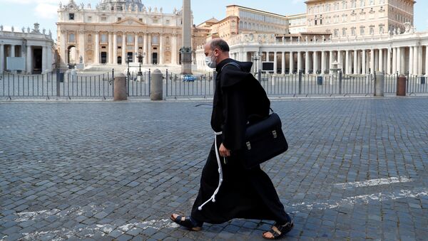 Nhà sư ở Quảng trường Thánh Peter trống rỗng, Vatican - Sputnik Việt Nam