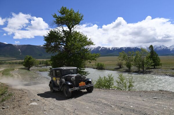 Từ xe «Ford» đến «Chaika»: người Mỹ đã giúp xây dựng ngành công nghiệp ô tô Liên Xô như thế nào? - Sputnik Việt Nam