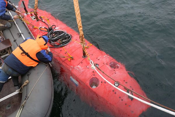 Tàu ngầm tự hành Vityaz lặn xuống đáy Rãnh Mariana Tàu ngầm tự hành Vityaz lặn xuống đáy Rãnh Mariana - Sputnik Việt Nam