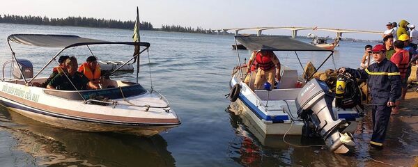 Lực lượng tìm kiếm cứu hộ, cứu nạn tỉnh Quảng Nam đang tìm kiếm các nạn nhân mất tích. Lực lượng tìm kiếm cứu hộ, cứu nạn tỉnh Quảng Nam đang tìm kiếm các nạn nhân mất tích. - Sputnik Việt Nam