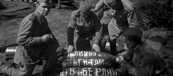 Các tay súng Liên Xô chuẩn bị cho cuộc tấn công vào Berlin, năm 1945 - Sputnik Việt Nam