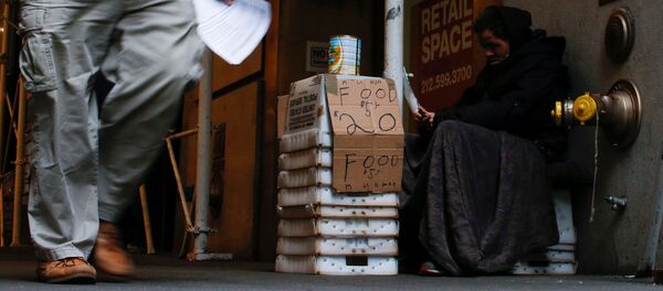 Một người đàn ông xin bố thí ở New York. - Sputnik Việt Nam